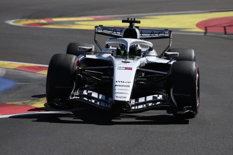 Cadillac libera Perez de evento com fãs no GP do México por problema de saúde