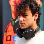 Hadjar prevê punição de cinco posições no grid; Lindblad vai para o fim do pelotão no GP do Bahrein