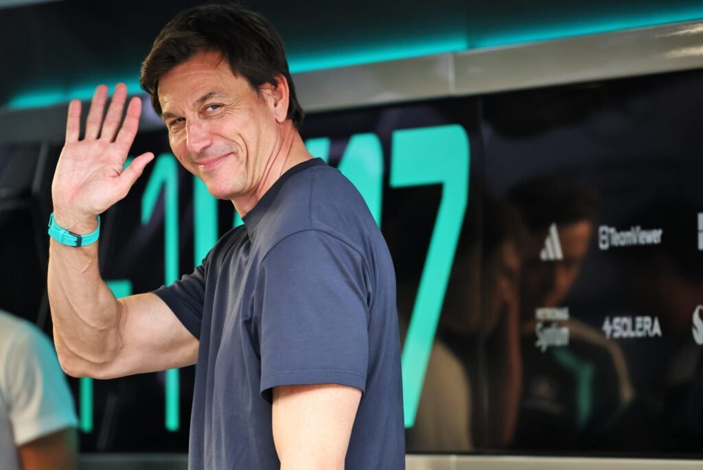 Wolff pede cautela à Mercedes mesmo com chance de decidir os dois títulos