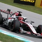 Haas investiga carro de Bearman após sexta-feira com desempenho desigual entre os dois lados da garagem