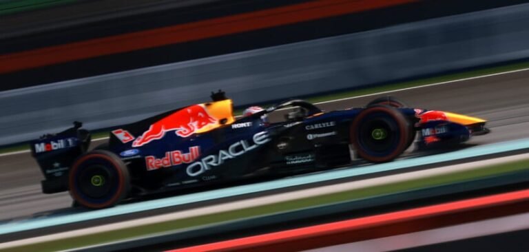 Verstappen relata prego no pneu antes da largada e vence o GP do Bahrein