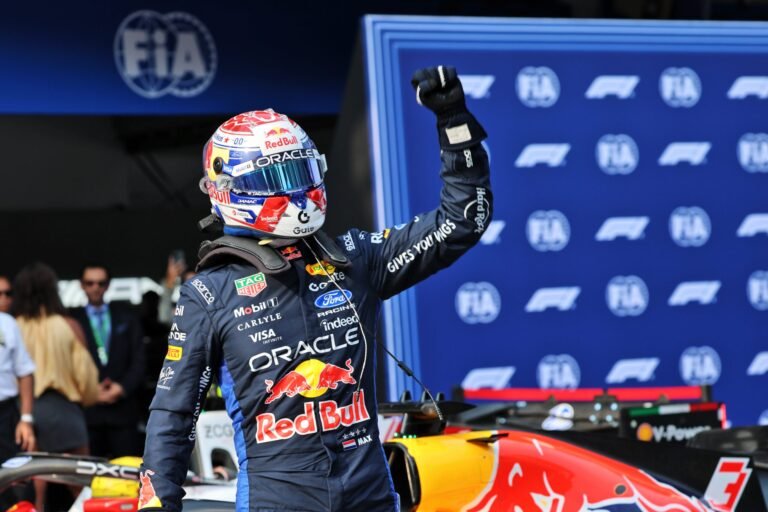 Brundle destaca reação de Verstappen, mas distância para Antonelli ainda pesa na temporada 2026