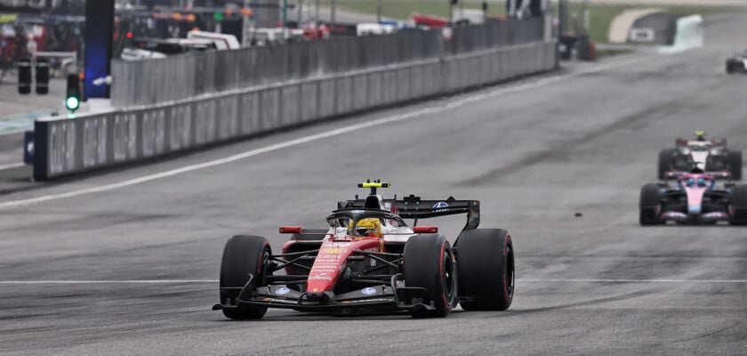 Hamilton e Verstappen criticam complexidade dos motores da F1 após falha de software