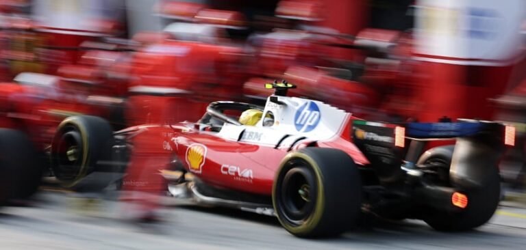 Chandhok vê confiança abalada entre Hamilton e Ferrari após estratégia em Singapura