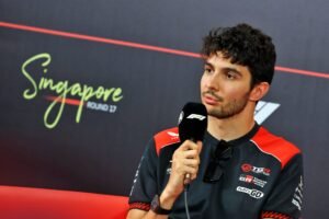 Ocon sugere mistura de motor barulhento e eletrificação para o futuro da F1