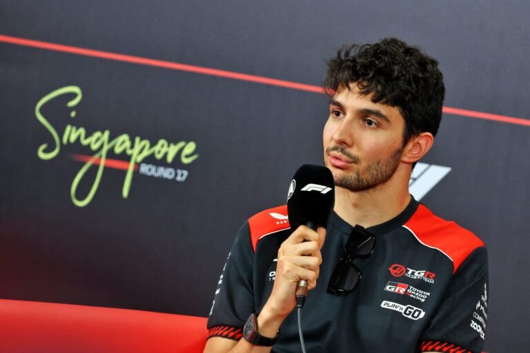 Ocon sugere mistura de motor barulhento e eletrificação para o futuro da F1