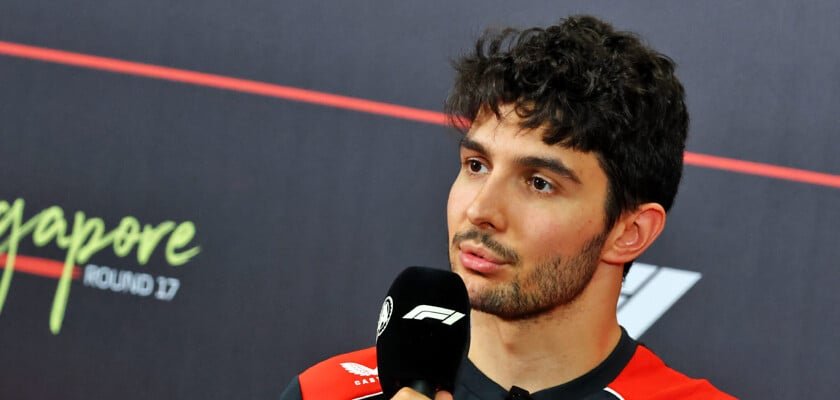 Ocon admite ser piloto reserva em 2027 se não encontrar vaga no grid
