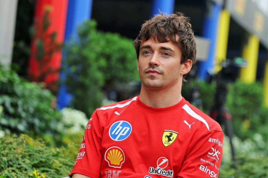 Leclerc defende Albon e rebate crítica de Alonso ao nível dos pilotos da F1