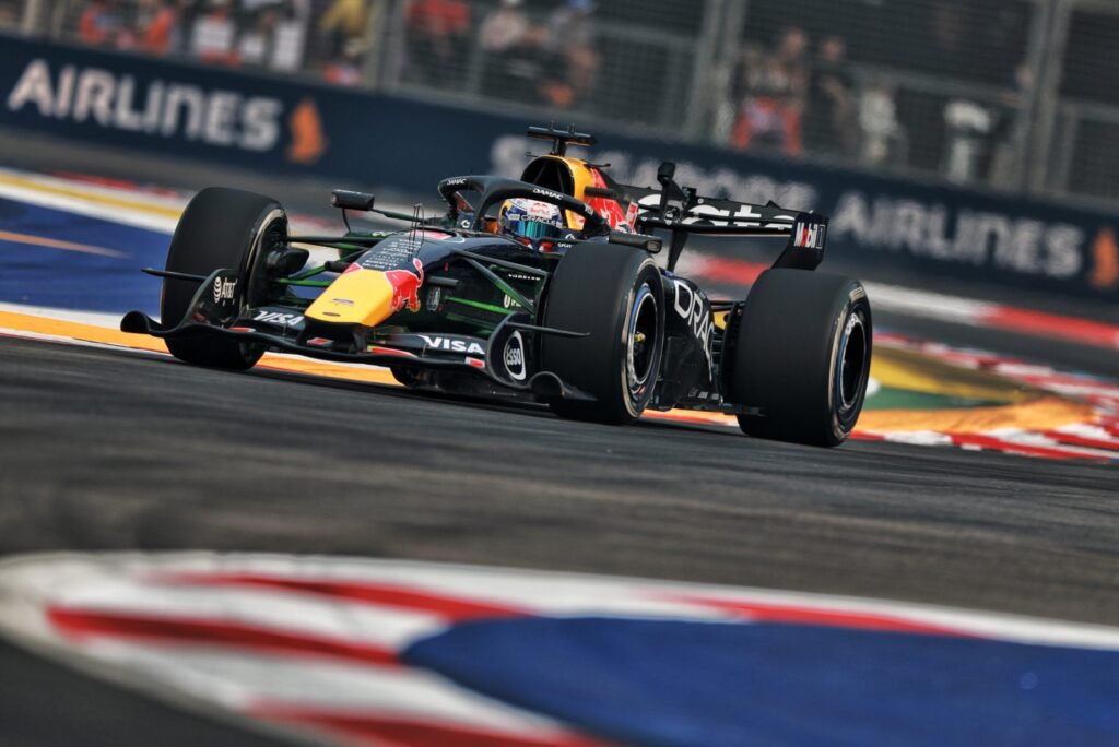 Verstappen chega ao GP dos Estados Unidos para defender sequência da Red Bull
