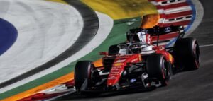 Leclerc admite erro na gestão da bateria e diz que poderia ter pressionado Verstappen em Singapura