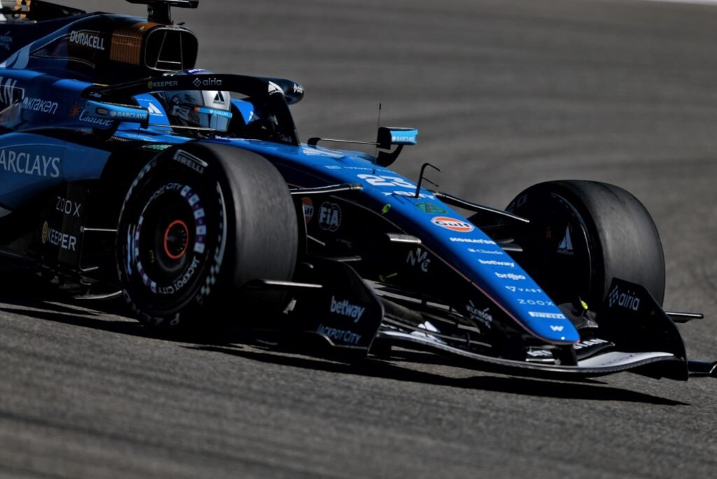 Williams usa treinos de sexta nos EUA para desenvolver carro de 2027 e fecha o dia no fim do grid