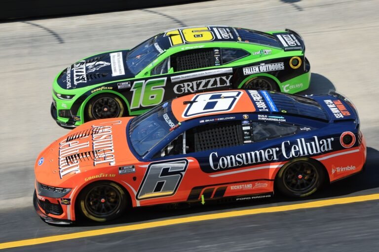 Kaulig Racing nega contato com Brad Keselowski para vaga como piloto em 2027