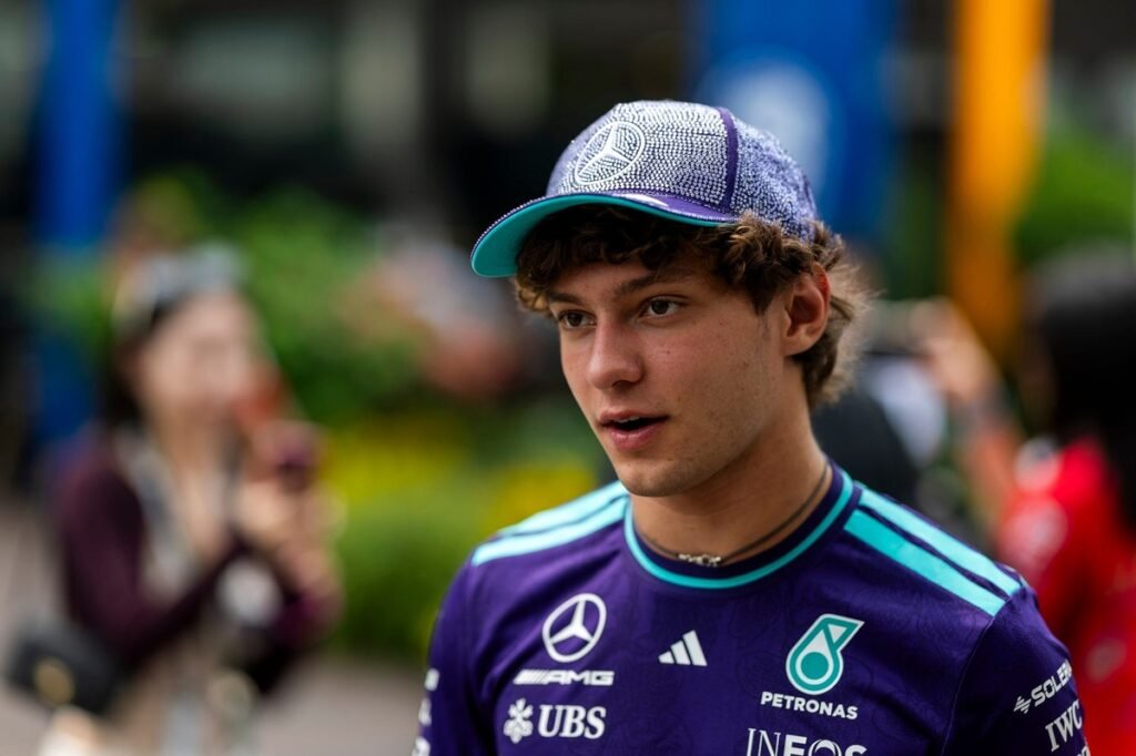 Mercedes terá Antonelli e Russell com pacotes diferentes no GP de Singapura