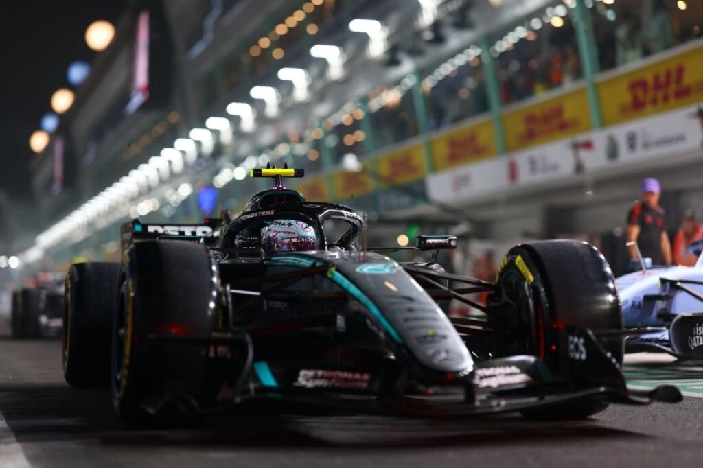 Antonelli relata Mercedes imprevisível após início difícil em Singapura