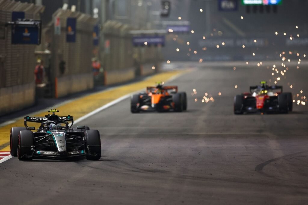 Antonelli abre 102 pontos sobre Russell após pódio em Singapura; Verstappen vence