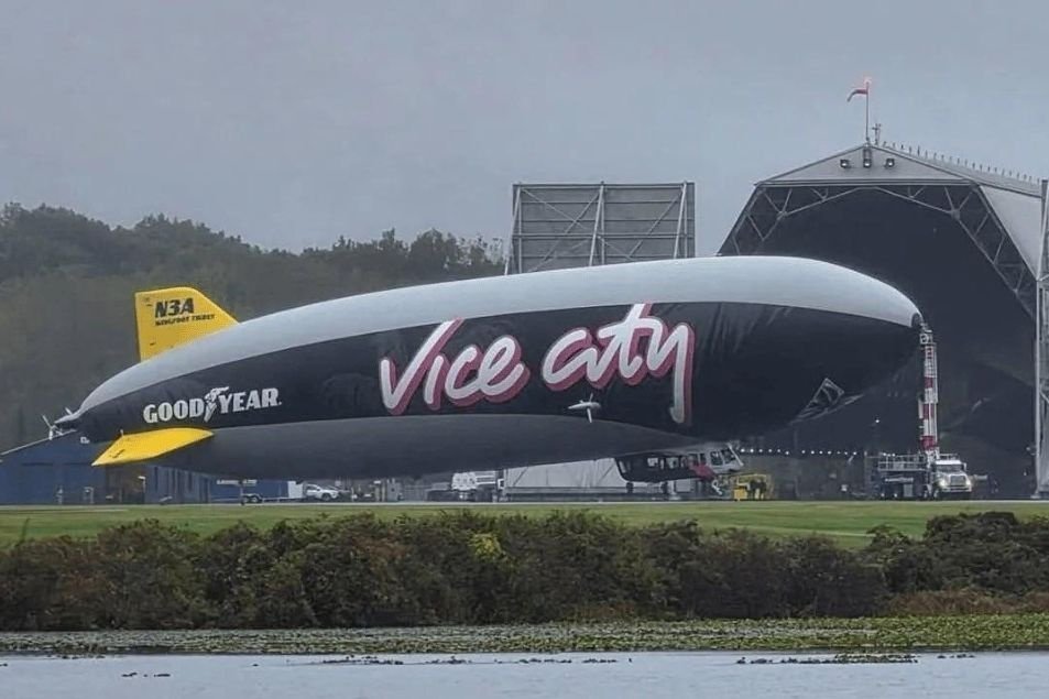 Dirigível temático de GTA VI vai aparecer no fim de semana da decisão da NASCAR em Homestead