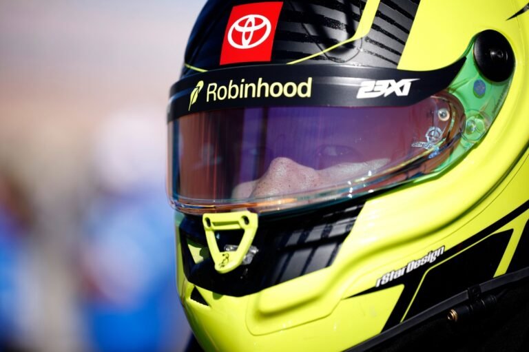 Bubba Wallace perde ritmo no fim após ataque por vitória e cai para oitavo em Las Vegas