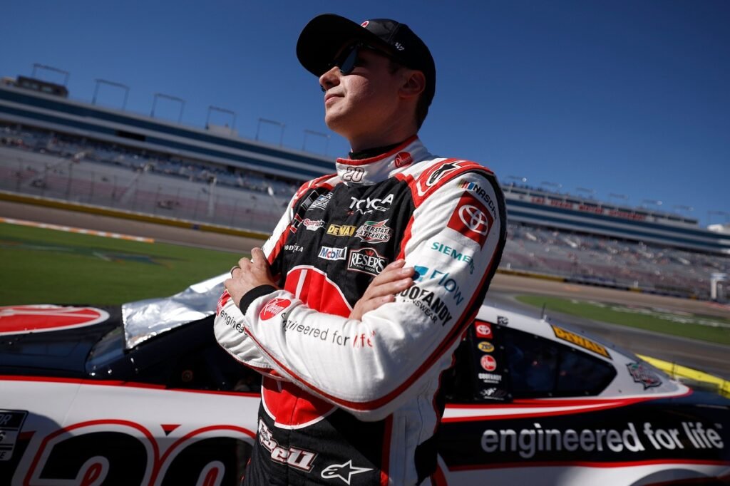 Problema na direção hidráulica freia reação de Christopher Bell em Las Vegas