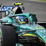 Alonso critica atraso de 1h40 após falhas técnicas em carros na Fórmula 1