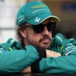 Alonso critica nível da parte de trás do grid após toque com Albon