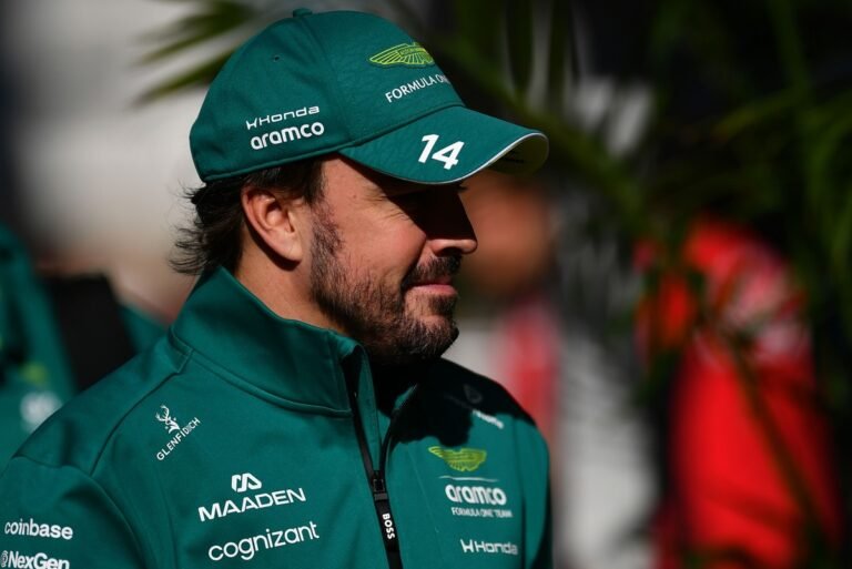 Alonso mantém crítica ao nível de pilotagem no fim do grid e liga problema ao teto de gastos