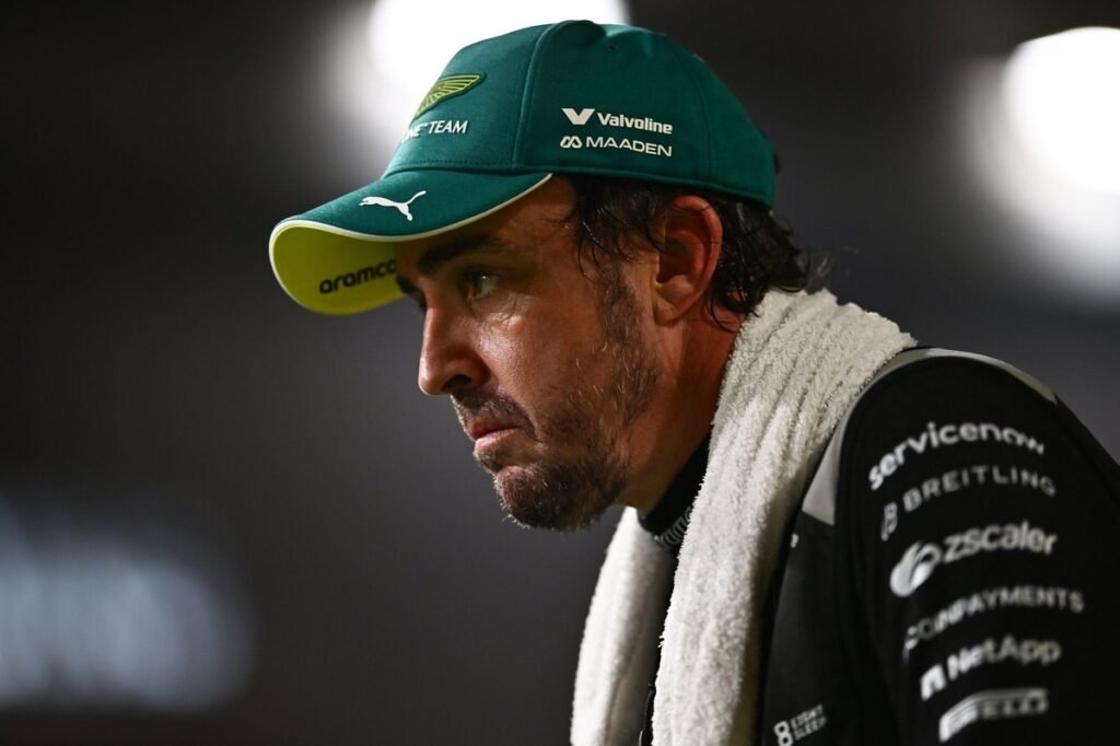 Alonso critica unidade de potência da Honda após 16º lugar em Singapura