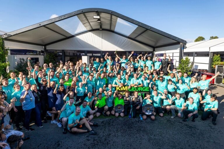 Mercedes entra na reta final de 2026 perto dos títulos de pilotos e construtores