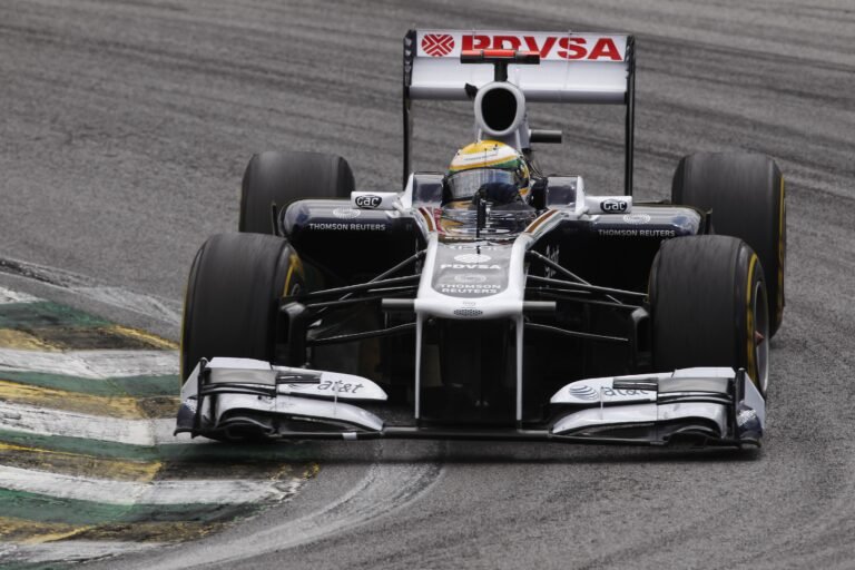 Rubens Barrichello pilotará Williams de 2011 em exibição no GP de São Paulo