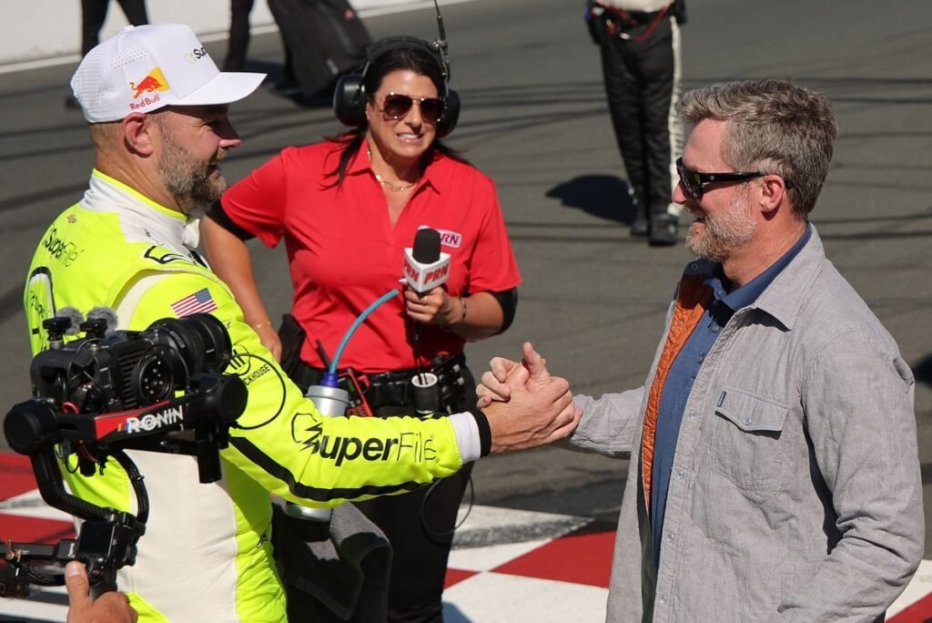 Chastain e van Gisbergen voltarão à JR Motorsports na NASCAR O’Reilly Auto Parts Series em 2027