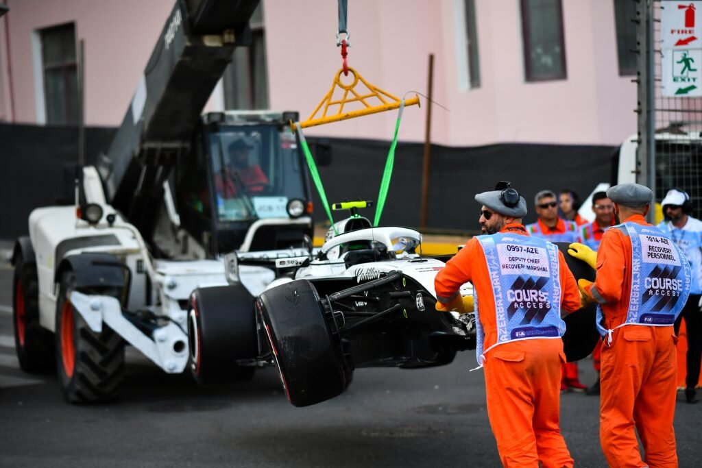 Bottas atribui batida no fim do GP do Azerbaijão a falha no sistema de energia da Cadillac