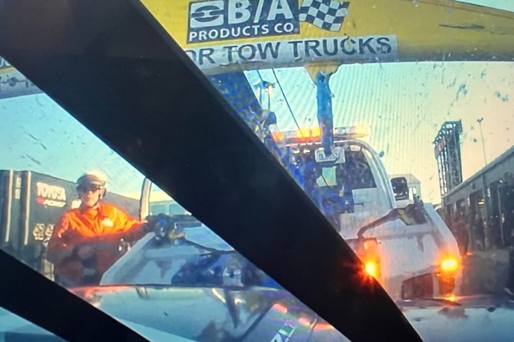 Hocevar volta à prova após ajuda de guincho e termina em sexto em Talladega