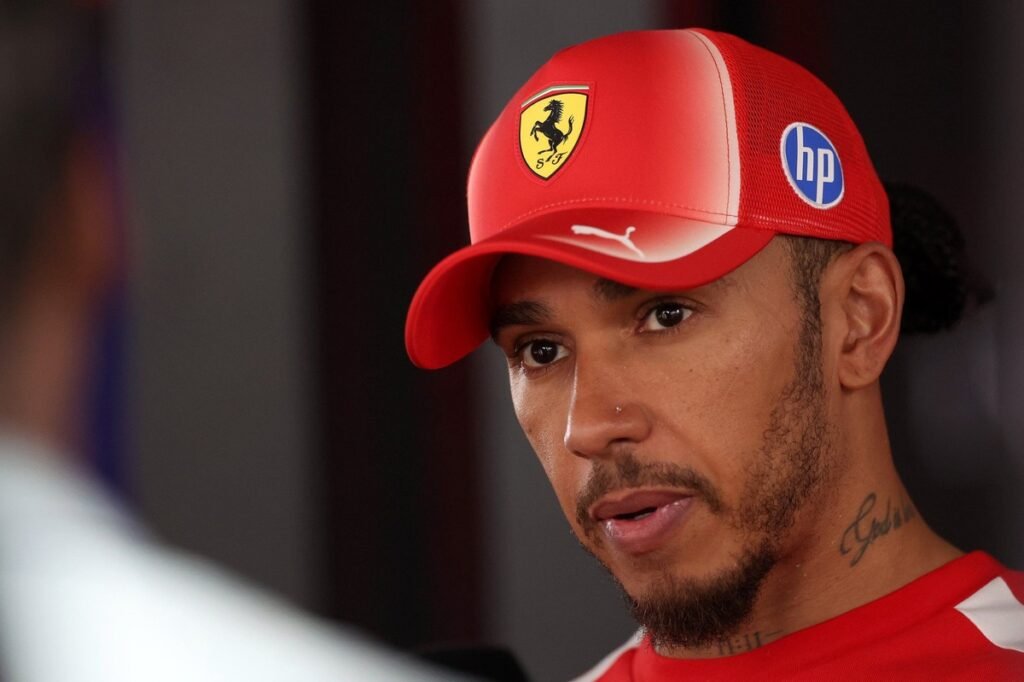 Hamilton diz que seguirá na Fórmula 1 enquanto mantiver nível competitivo