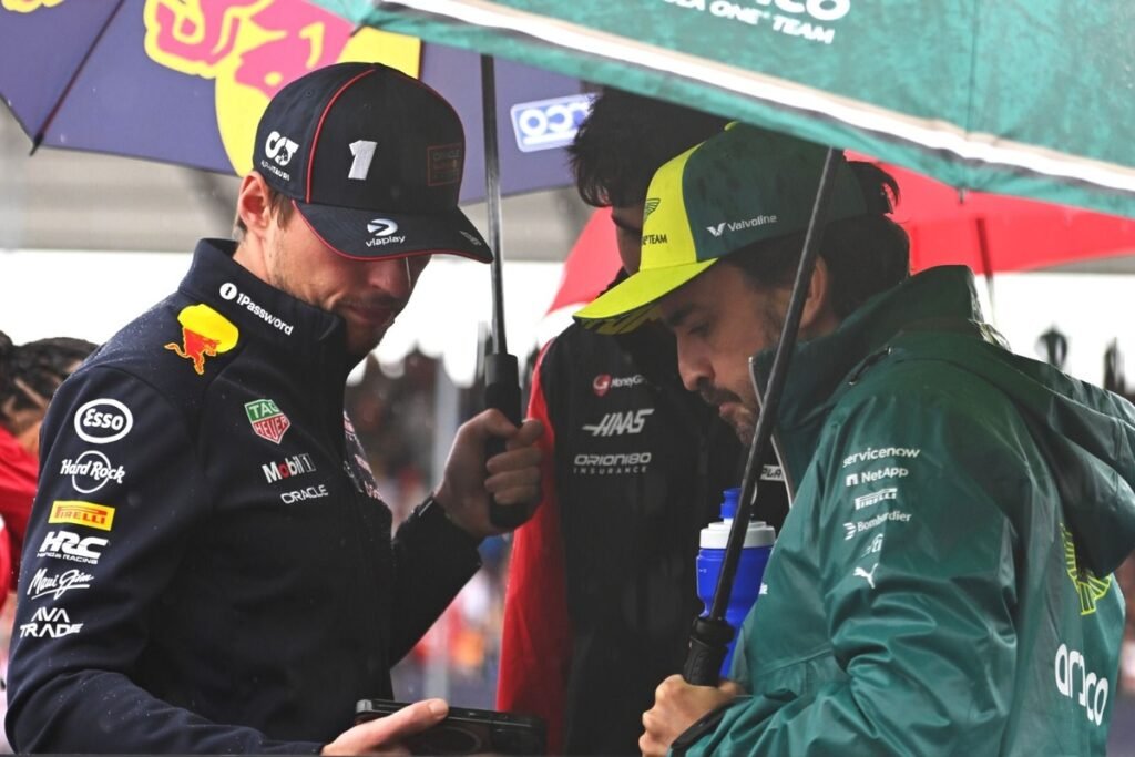 Horner diz que avaliou Alonso e Leclerc para vaga de Pérez na Red Bull, mas ideias foram barradas