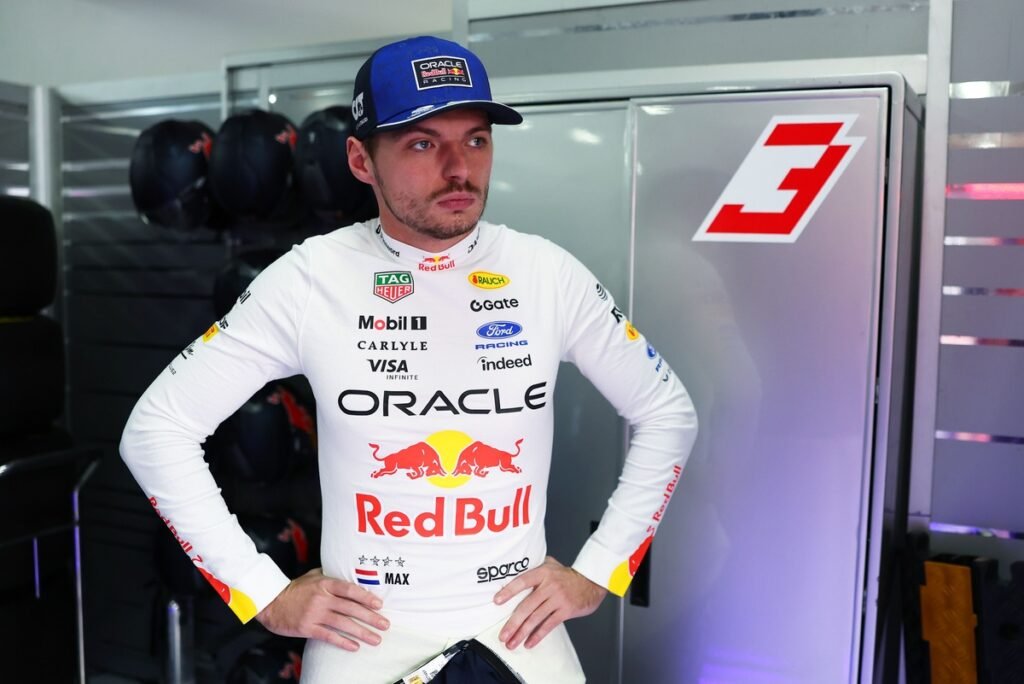 Verstappen e Lawson perdem uma posição no grid após choque no TL2 do GP do México