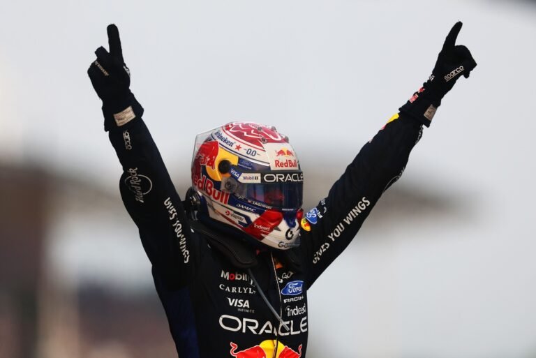 Verstappen defende volta dos V8 e quer sistema manual de ultrapassagem no lugar do DRS na F1