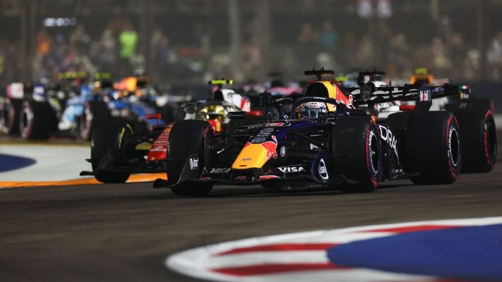 Antonelli mantém liderança do Mundial após vitória de Verstappen no GP de Singapura