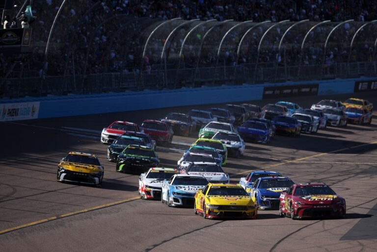 NASCAR planeja mudar o dogleg de Phoenix para reduzir carga física nos pilotos