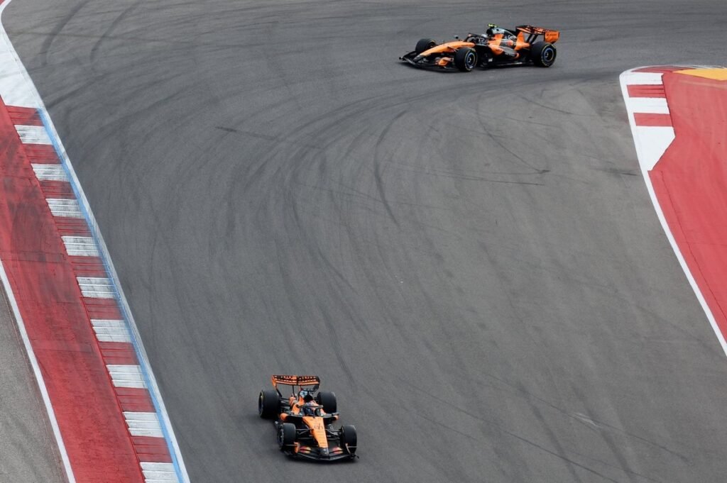 McLaren explica ordem entre pilotos no GP dos Estados Unidos e cobra avanço na classificação