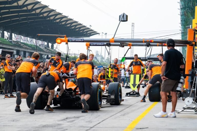 Retorno pontual de Sepang à F1 em 2026 recoloca calor, chuva e pneus no centro das atenções