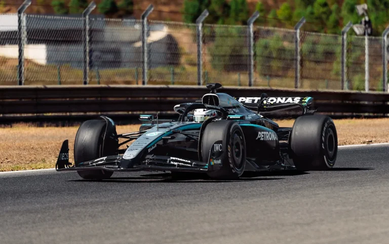 Mercedes divulga ligação entre Joshua Durksen e presidente do Paraguai após estreia do piloto em teste de Fórmula 1