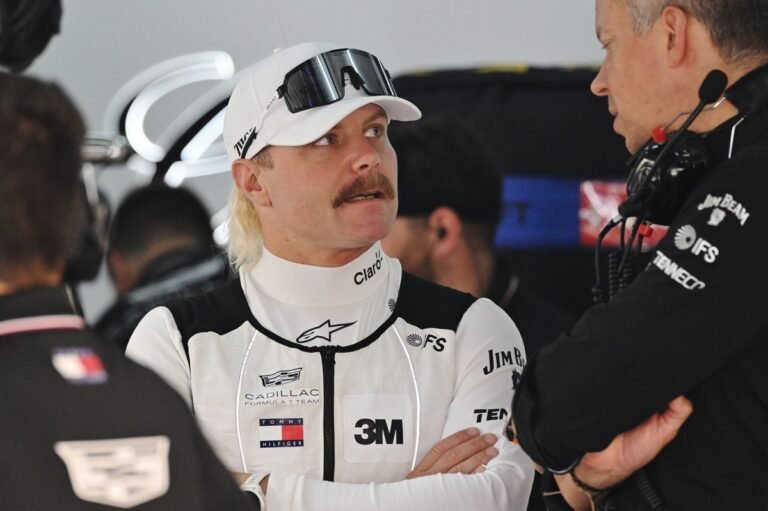 Bottas pedala mais de 350 km de Sepang até Singapura após abandono na Malásia