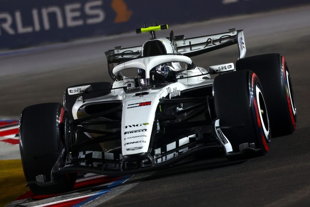 Bottas diz que fábrica da Cadillac supera a da Mercedes em meio a início sem pontos na F1